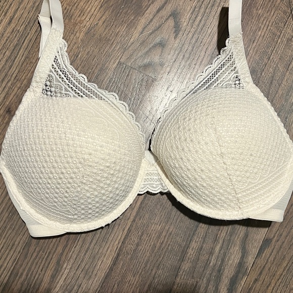 Auden White Textured T-Shirt Bra with Underwire - Picture 1 of 8